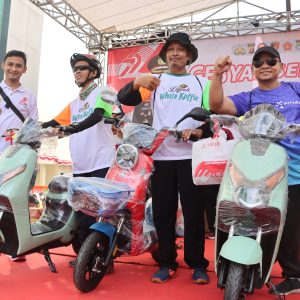 Polresta Tangerang Bagikan Ratusan Doorprize dalam Rangka HUT Bhayangkara ke-79, Warga Dapat Hadiah Motor