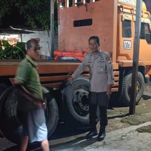 Patroli Bluelight Personil Polsek Balocci Polres Pangkep Pantau Wilayah Sekaligus Beri Himbauan Kepada Masyarakat