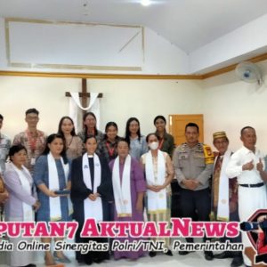 Jamin situasi aman saat ibadah Personil Polsek Labakkang Laksanakan Pengamanan di Gereja Bara Batu