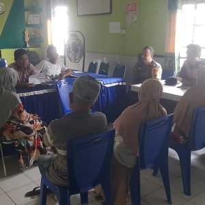 Bhabinkamtibmas Polsek Minasatene Sambang Kantor Lurah Biraeng Berikan Imbauan Kamtibmas