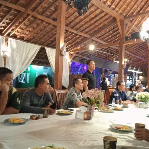 Piramida Ngopi Bareng: Kapolres Pacitan Bangun Sinergi Bersama Media Lewat Dialog Terbuka dan Aspiratif