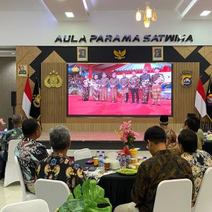 Polresta Tangerang Gelar Nobar Wayang Kulit “Amartha Binangun” dari Mabes Polri, Meriahkan HUT Bhayangkara ke-79