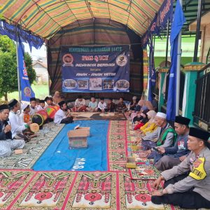 Santunan Yatim Piatu Dihadiri oleh Bhabinkamtibmas Aipda Rahmat Bersama Paguyuban Masyarakat Selon