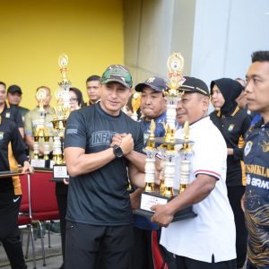 Perkuat Sinergi dan Kebersamaan Polres Gresik Gelar Olahraga Bersama di Hari Bhayangkara ke -79