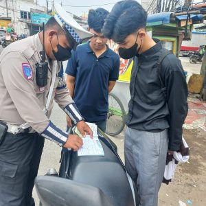 Puluhan Pengendara Diberi Teguran pada Operasi Patuh Maung Polresta Tangerang   
