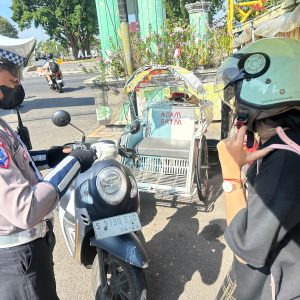 Hari ke -10 Operasi Patuh Semeru 2025 Polres Tuban Berikan Sangsi Tilang dan Teguran Untuk Edukasi Tertib Lalin