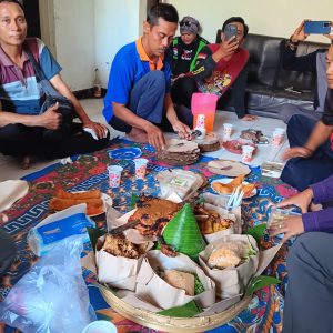 AWOS dan AOS Gelar Tumpengan: Wujud Syukur dan Kebersamaan Lintas Profesi di Sidoarjo