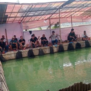 Pemancingan KR Alias( Keong Racung) Menyediakan Bermacam- Macam Ikan Seperti, Ikan Emas, Bawal, Lele, Dengan Pasilitas Nyaman.    
