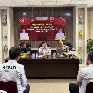 Camat, Danramil, dan Kapolsek Cikupa serta Ketua Apdesi Kecamatan Cikupa Menghadiri Rapat Persiapan HUT RI ke-80 di Kantor Kecamatan Cikupa