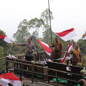 Semangat Kemerdekaan, Polres Magetan dan Forkopimda Magetan “Ngopi Bareng” Bersama Petani Kopi di Lereng Lawu