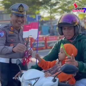 Sambut HUT RI Ke-80, Satlantas Polres Pangkep Tebar Semangat Merah Putih di Jalan Raya