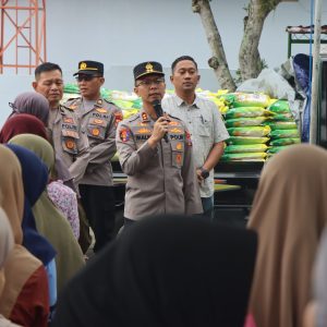 Jaga Stabilitas Harga, Polres Trenggalek Gandeng Bulog Gelar Pasar Beras Murah