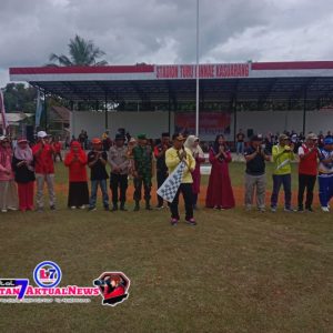 Siswa-Siswi SD Negeri 27 Paukiri Mengikuti Lomba Gerak Jalan Dalam Rangka HUT Kemerdekaan RI Ke-80. 