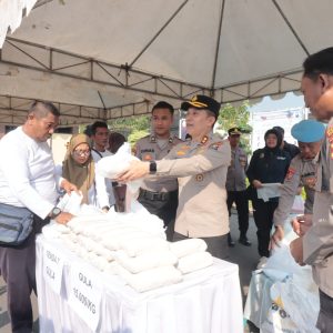 Gerakan Pangan Murah Polres Bojonegoro Disambut Antusias Warga 30 Ton Beras Habis Terjual