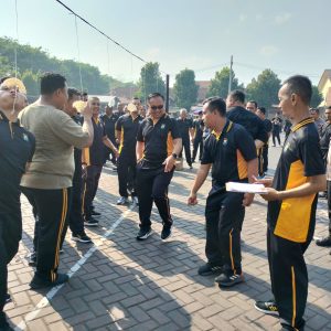 Polres Pasuruan Pererat Hubungan dengan Masyarakat Lewat Lomba HUT RI ke-80