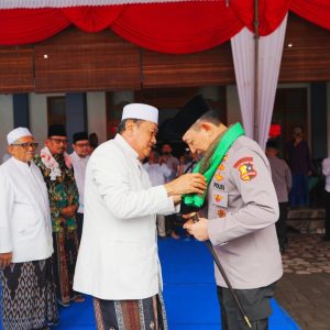 Kapolri Temui Gus Ubed di Ponpes Langitan Jatim, Jaga Silaturahmi dengan Ulama