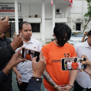 Peduli Kaum Rentan Polrestabes Surabaya Amankan Tersangka KDRT yang Sempat Viral di Medsos