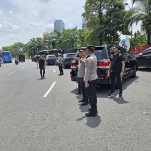 Massa Aksi Buruh di Jatim Berjalan Tertib, Polresta Sidoarjo Kawal Hingga Batas Kota Surabaya