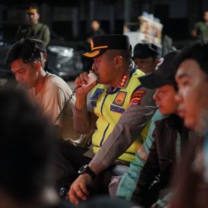 Bersama Komunitas Ojol dan Aktivis Mahasiswa, Kapolresta Tangerang Gelar Aksi Solidaritas Tabur Bunga   