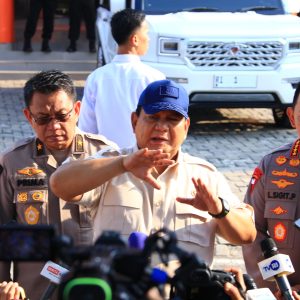 Prabowo: Polisi Terluka Saat Ricuh Akan Dapat Kenaikan Pangkat Luar Biasa
