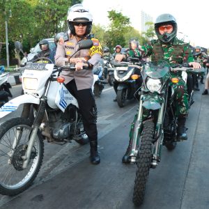 Patroli Gabungan Skala Besar, Polres Gresik bersama Kodim 0817/Gresik Pastikan Keamanan Masyarakat