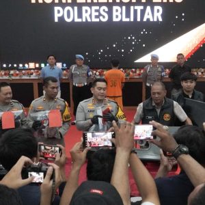 Polisi Amankan 41 Orang Pascakerusuhan di Gedung DPRD Kabupaten Blitar 12 Orang Ditetapkan Tersangka