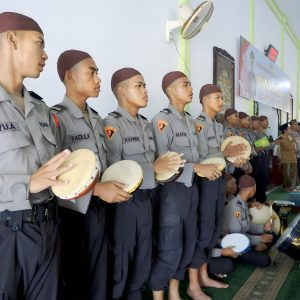 Teladani Akhlak Rasulullah, SPN Polda Jatim Gelar Peringatan Maulid Nabi*