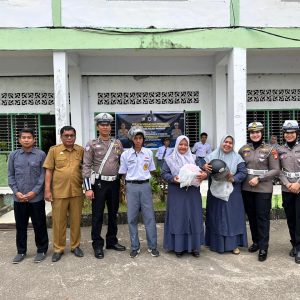 Satlantas Polres Pangkep Edukasi Pelajar Tertib Lalu Lintas Sambut HUT Polantas Ke-70