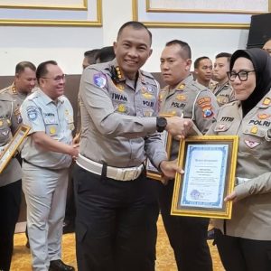 Berhasil Ungkap Kasus Tabrak Lari, Satlantas Polres Sumenep Terima Penghargaan dari Polda Jatim