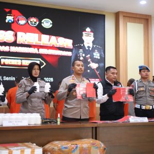 Polres Kediri Berhasil Amankan 16 Tersangka 98,48 gram Sabu dan Ratusan Ribu Okerbaya