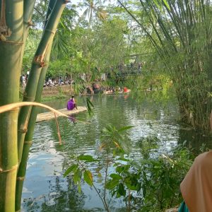 Ribuan Warga Terpukau! Festival Air Resik Kali Sukoharjo Pacitan 2025 Sajikan Pertunjukan Spektakuler di Tengah Sungai, SBY Turut Hadir Menyaksikan