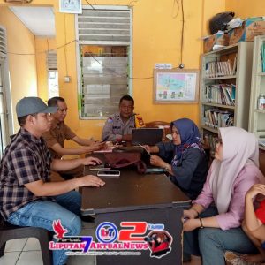 Bhabinkamtibmas Melaksanakan Sambang Silaturahmi Di Kantor Kelurahan Mangallekana