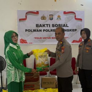Bakti Sosial Polwan Polres Pangkep Dalam Rangka Hari Jadi Ke-77 Polwan RI Tahun 2025