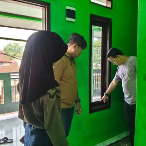 Reskrim Polsek Cisoka Cek TKP Pencurian di Jayanti, Pelaku Masuk Rumah dengan Congkel Jendela 