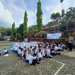 POLSEK PURWODADI GELAR SOSIALISASI GERAKAN ANTI-BULLYING DI SDN GERBO I