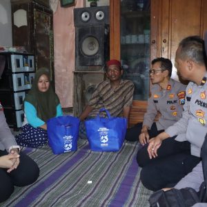 Polres Situbondo Beri Dukungan Psikologis Korban Runtuhnya Atap Asrama Santri Putri Lewat Trauma Healing