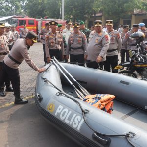 Kapolres Pasuruan Pimpin Apel Kesiapan Tanggap Darurat Bencana 2025