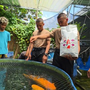 Pembelajaran Kolaboratif: Siswa Diktukba SPN Polda Jatim Tawarkan Solusi Digital untuk UMKM Koi Blitar