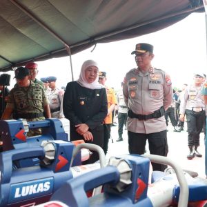 Kapolda Jatim Bersama Gubernur Tinjau Kesiapan Alat Mitigasi Bencana Hadapi Cuaca Ekstrem