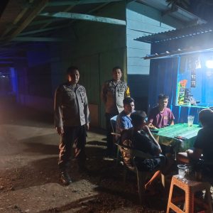Ciptakan situasi yang aman dan kondusif di malam Hari, Polsek Labakkang Laksanakan Patroli Blue Light