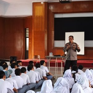 Peringati Hari Pahlawan, Satbinmas Polres Pasuruan Ajak Pelajar Jadi Pahlawan Masa Kini