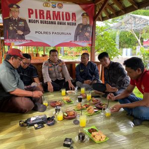 Ngopi Bareng Awak Media, Polres Pasuruan Ajak Wartawan Tangkal Hoaks