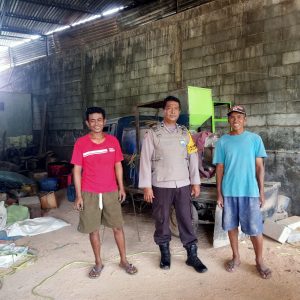 Bhabinkamtibmas Labakkang Laksanakan Sambang Silaturahmi Di Kampung Batiling Barat