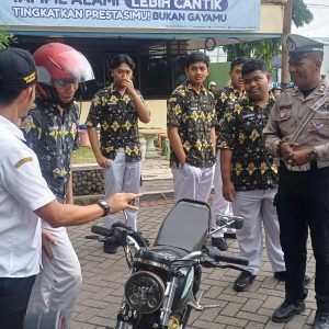 Operasi Zebra 2025, Satlantas Polres Pasuruan Tertibkan Kendaraan Pelajar di SMAN 1 Pandaan