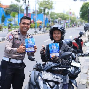 Satlantas Polres Gresik Gandeng Ojol Tekan Pelanggaran Lalu Lintas Saat Operasi Zebra Semeru 2025