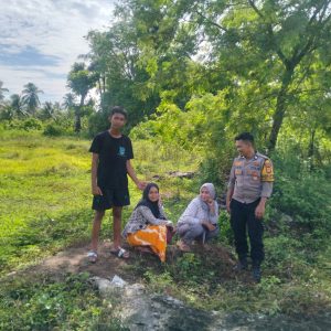 Bhabinkamtibmas Polsek Labakkang Sambangi Warga Dan Sampaikan Himbauan Kamtbmas