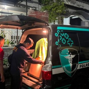 Ambulans Jenazah Gratis Polres Gresik Bantu Warga Kebomas hingga Pemakaman