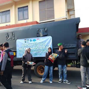 Polres Pasuruan dan Aliansi Mahasiswa Berangkatkan Bantuan untuk Korban Erupsi Semeru