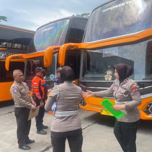 Polres Malang Cek Kelayakan Bus Pariwisata Jelang Nataru
