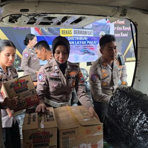 Polres Mojokerto Kota Salurkan Paket Bantuan untuk Korban Bencana Aceh Sumatera